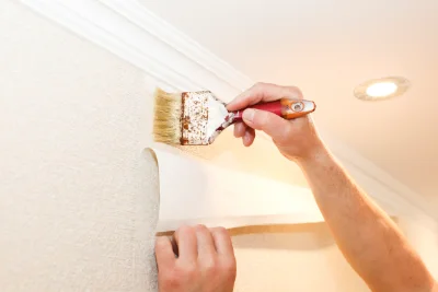 Pose de papier peint à Roset-Fluans — revêtements muraux et toiles de verre